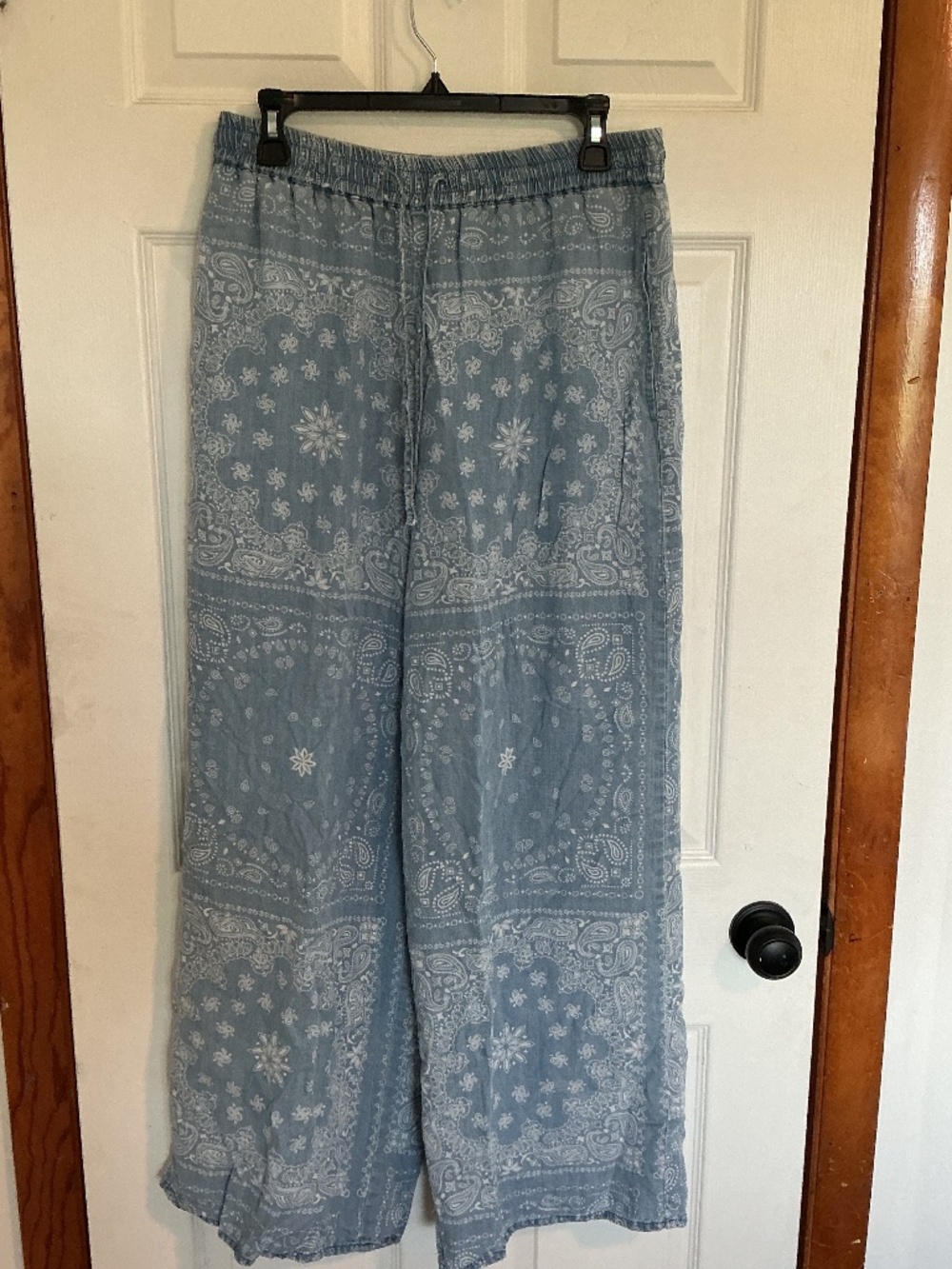 Wide leg pants